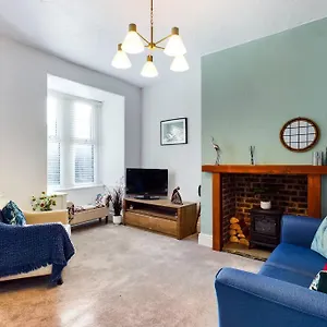https://villa-the-old-school-house-uppermill.yorkshirehotels.net