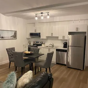 Apartment Adorable 1 Bedroom Suite- A Skip To Galloping Goose, Victoria